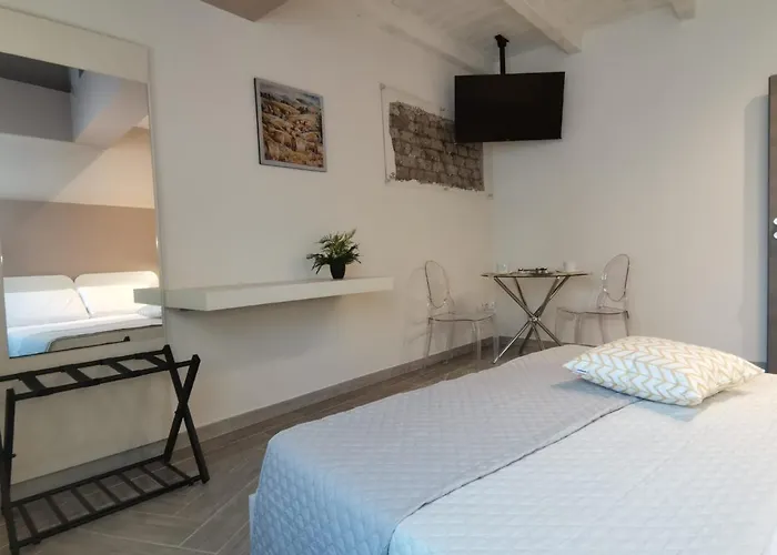 Green Guest House 3*